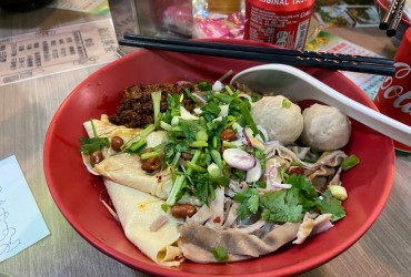 太子黃店_貓貓陪你食米線_新川美食