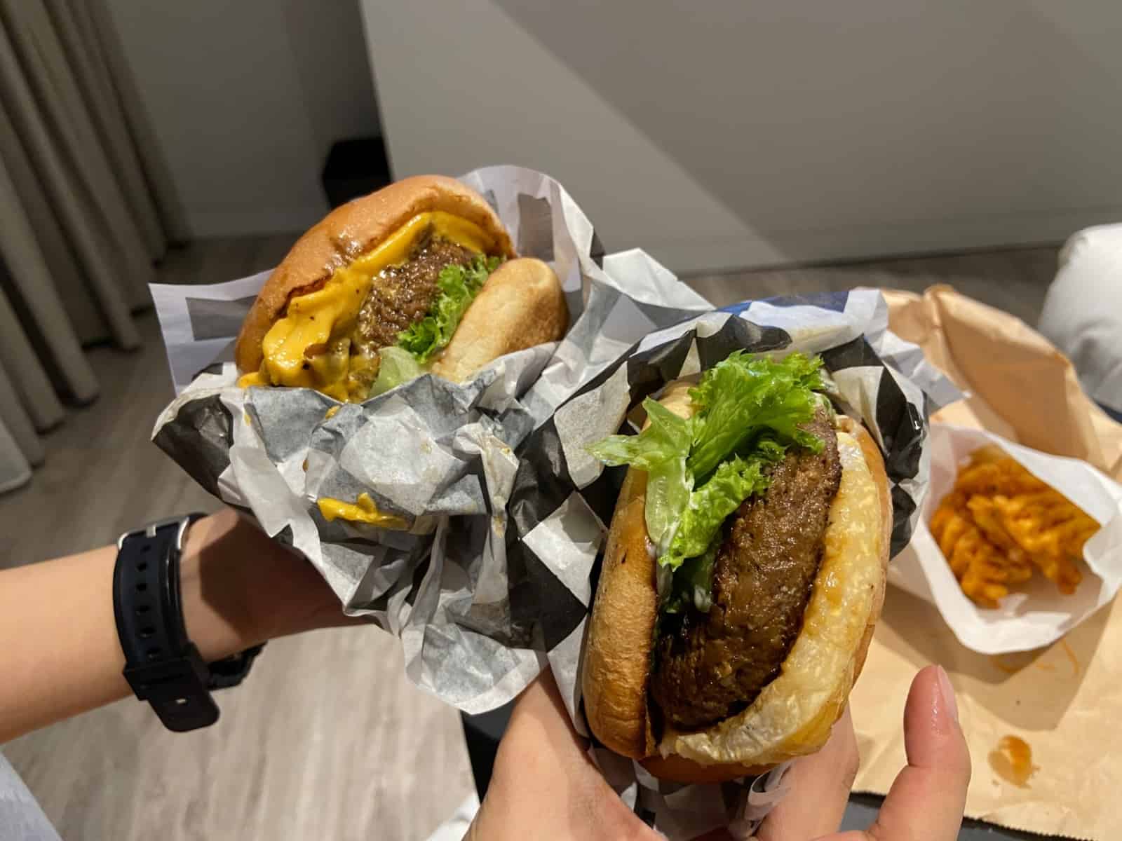 尖沙咀黃店_超人氣排隊店_嘉寶漢堡_超好味漢堡包