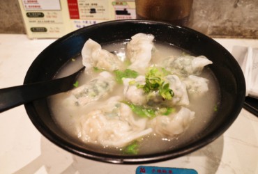 甜記餃子：雞湯