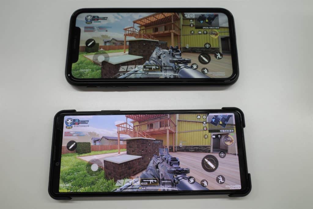 遊戲畫面比較: Xperia 10 iii (下) VS iPhone 11 (上)
