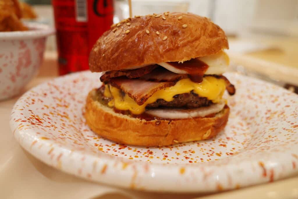 首爾聖水洞必食推介：Elder Burger嘅Belly Burger